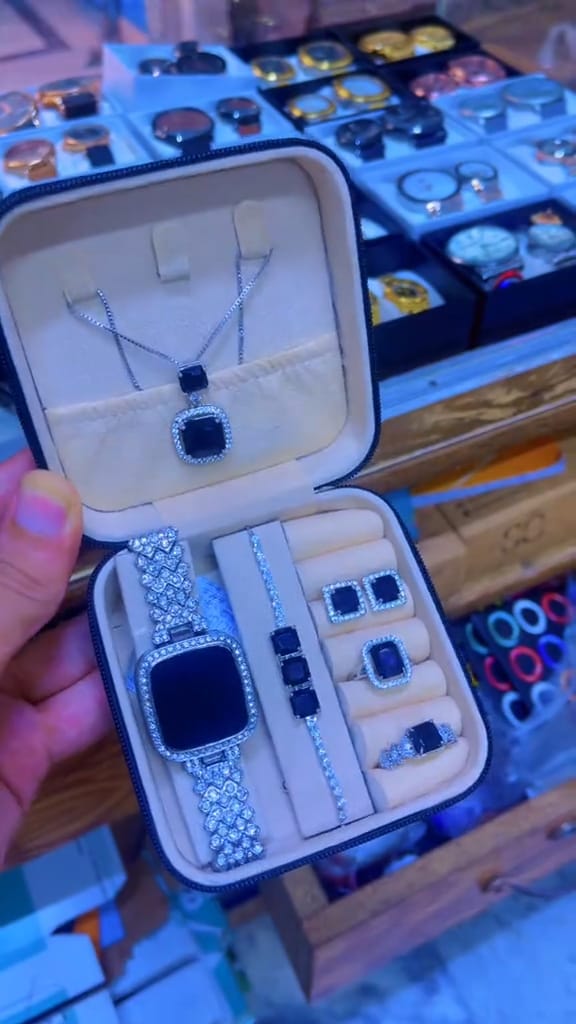 Luxury Jewelry Box with Watch, Bracelet, Necklace, Earrings & Ring – Perfect Gift Set